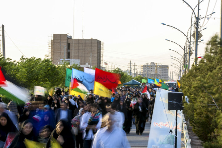 گزارش تصویری | راهپیمایی «انا علی العهد» در طریق المهدی قم