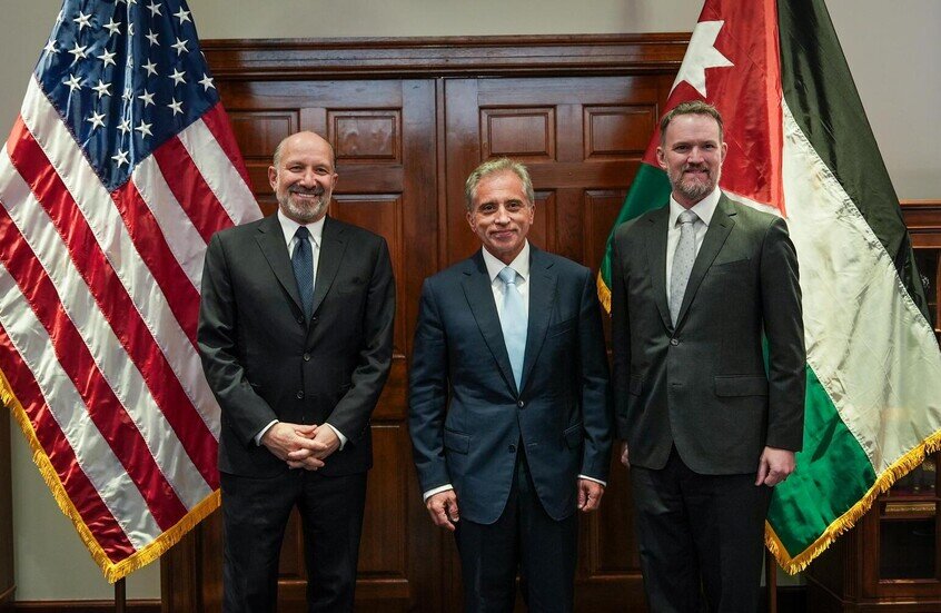 وزير الخارجية الأميركي يبحث مع رئيس الوزراء الأردني الوضع في غزة والضفة الغربية والأمن الإقليمي