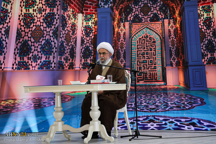 تقرير مصور/ آية الله "رمضاني" يحضر في حفل تكريم لكوادر قناة الثقلين بهيئة الإذاعة الإيرانية