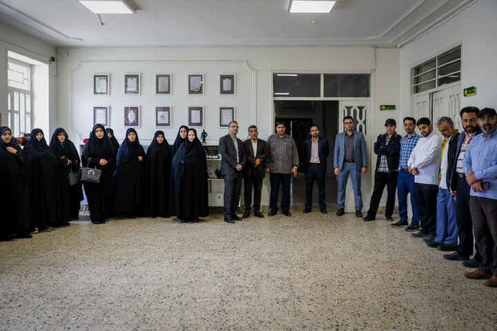 بازدید کارکنان حرم مطهر از شرکت فرش آستان قدس رضوی