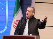 سەرۆک کۆماری ئێران: بوونی ئەرتەش بووەتە هۆی ئەوە بە هێزەوە قسەکانمان بڵێینەوە
