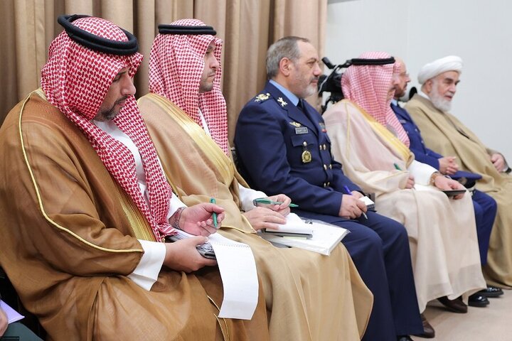 تقرير مصور/ وزير الدفاع السعودي يلتقي قائد الثورة الاسلامية