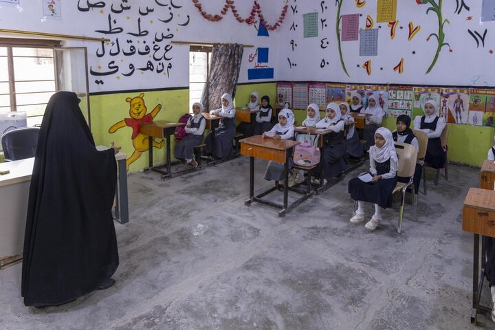 تقديم محاضرات إرشادية لعدد من مدارس كربلاء المشاركة في حفل التكليف الشرعي