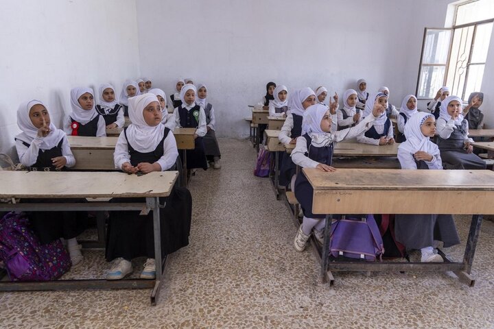 تقديم محاضرات إرشادية لعدد من مدارس كربلاء المشاركة في حفل التكليف الشرعي