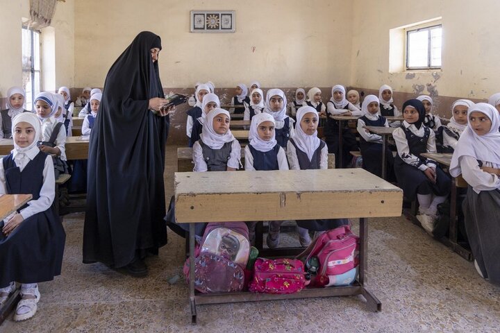 تقديم محاضرات إرشادية لعدد من مدارس كربلاء المشاركة في حفل التكليف الشرعي