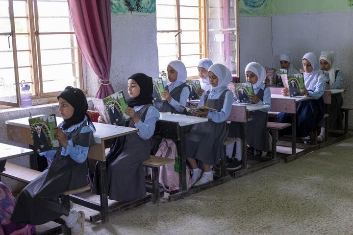 تقديم محاضرات إرشادية لعدد من مدارس كربلاء المشاركة في حفل التكليف الشرعي
