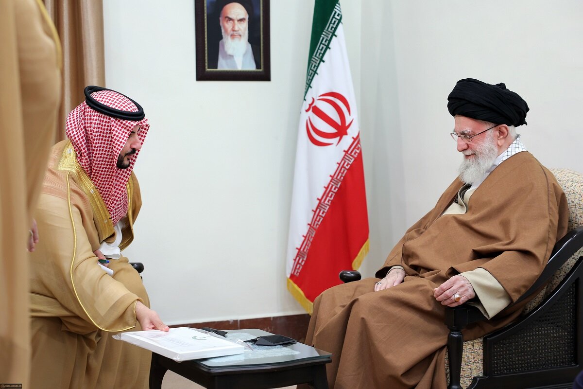 رہبر انقلاب رہبر انقلاب