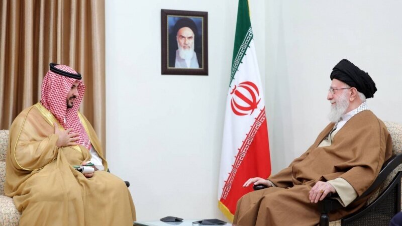 Ayatollah Khamenei: Islamische Republik ist bereit, Saudi-Arabien in fortschrittlichen Bereichen zu helfen
