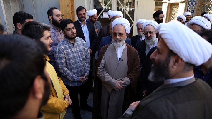Photos: Head of Iran's Seminaries attends Shah Abdol-Azim Shrine