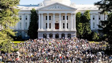 Massenproteste gegen Trump an 700 Orten in den USA