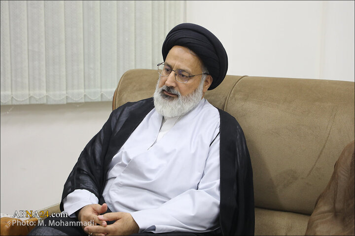 Photos: Public Relations Director of Seminary Management Center meets with Ayatollah Ramazani