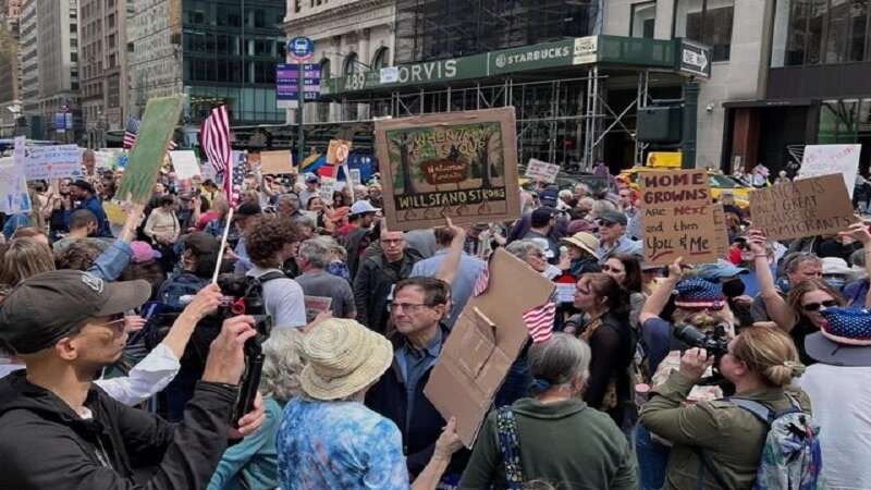 Тысячи американцев протестуют против Трампа