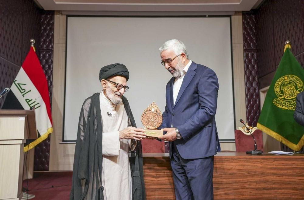 العتبة العلوية المقدسة تُقيم ندوة حوارية علمية للعلّامة السيد أحمد الحسيني الأشكوري+(صور)