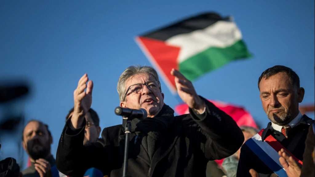 Zionist regime cancels visas of 27 French MPs as Macron signals support for Palestinian state