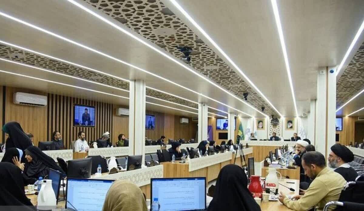 تقدیر دبیر ستاد راهبری شعر حوزه از حضور طلاب در چهاردهمین همایش شعر انقلاب