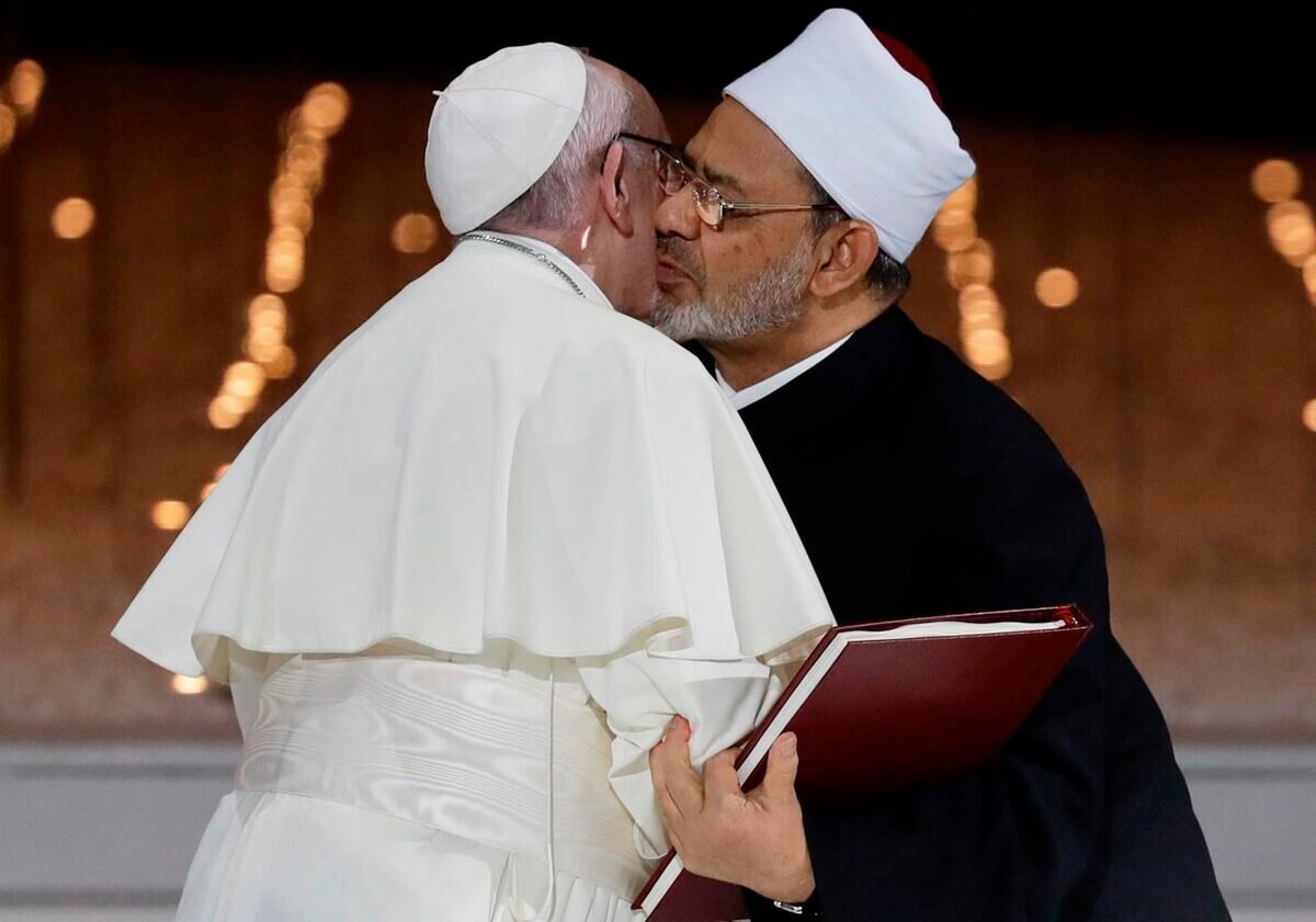 درگذشت پاپ فرانسیس و میراث میاندینیِ او در نزدیکی جهان مسیحیت و جهان اسلام