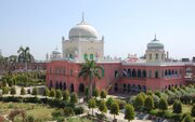दारुल उलूम देवबंद के छात्र नहीं चला सकेंगे स्मार्ट फोन