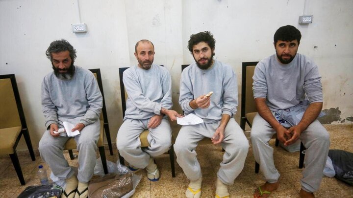 Photos: 10 Palestinians released from Israeli prisons