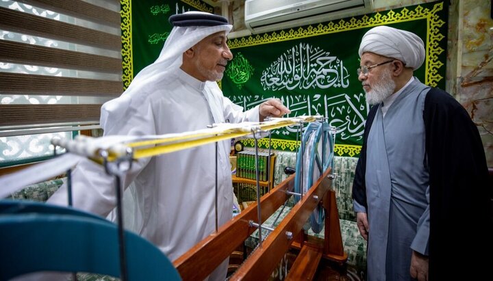 طولانی‌ترین قرآن جهان در کربلا؛ هدیه‌ای فاخر از بحرین به موزه عتبه حسینی + عکس