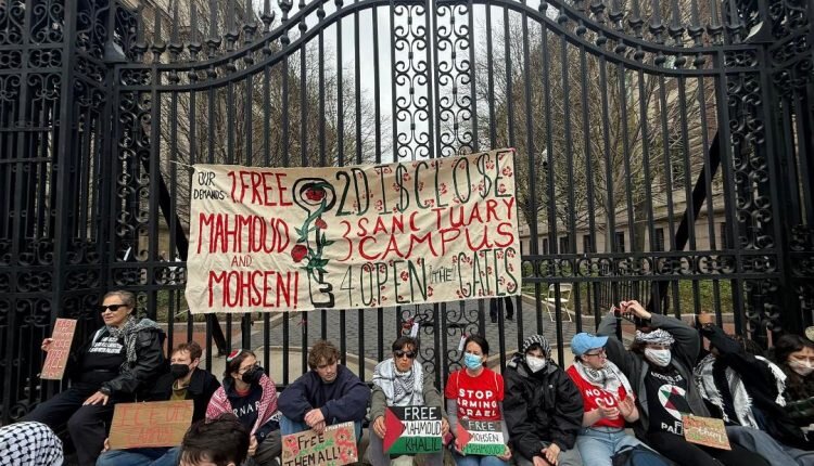 Columbia students protest deportation threats over Palestine support