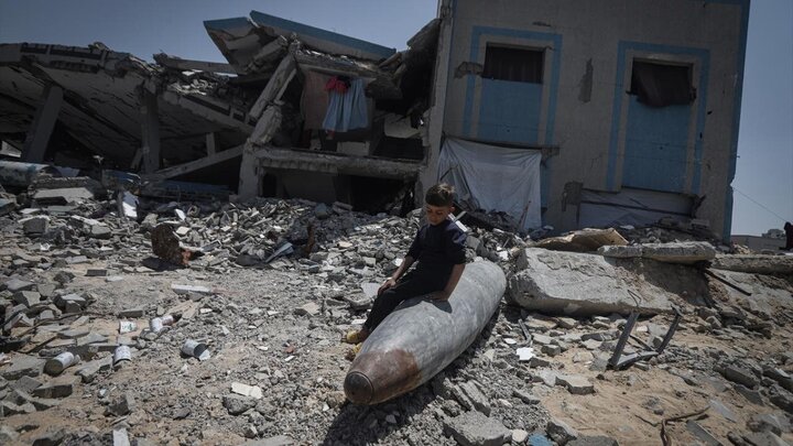 تقرير مصور/ مخلفات حربية للكيان الصهيوني في غزة تهديد أرواح المدنيين