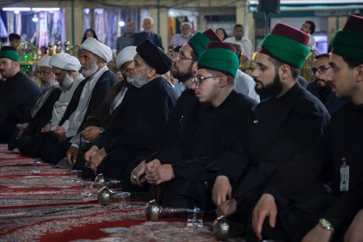 مراسم برافراشتن پرچم عزا در حرم حضرت عباس(ع)