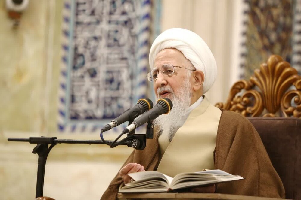 آية الله جوادي الآملي: من يحسن صلته برب العالمين تصلح علاقته مع الآخرين
