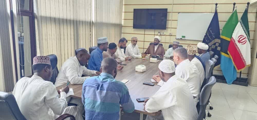 Mkutano wa Mufti wa Burundi na Mwakilishi wa Al-Mustafa (s) Nchini Tanzania + Picha