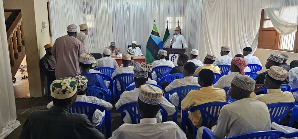Dr. Ali Taqavi, Mwakilishi wa Jamiat Al-Mustafa (s), Dar-e-Salam, Tanzania, katika ziara muhimu Zanzibar - Tanzania + Picha