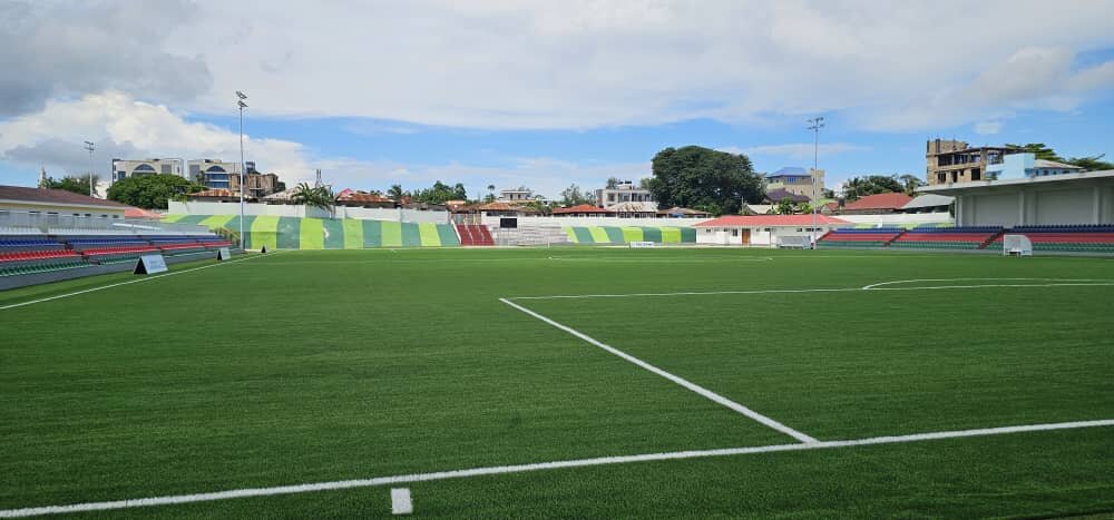 Dr. Ali Taqavi, Mwakilishi wa Jamiat Al-Mustafa (s)Tanzania, akiambatana na Sheikh Dr. Alhad Mussa Salum watembelea uwanja wa Michezo Zanzibar + Picha