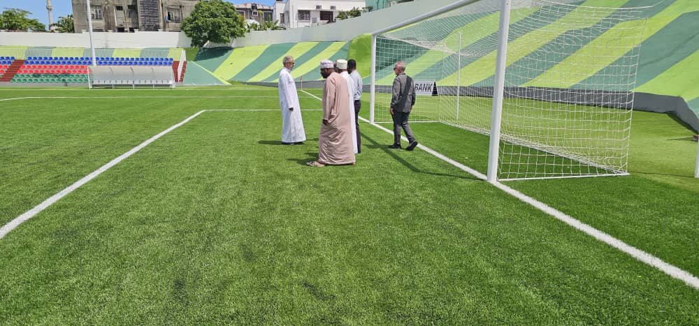 Dr. Ali Taqavi, Mwakilishi wa Jamiat Al-Mustafa (s)Tanzania, akiambatana na Sheikh Dr. Alhad Mussa Salum watembelea uwanja wa Michezo Zanzibar + Picha