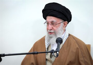 Îmam Xameneyî: Xeta Îmaman xeta berxwedan û sebrê ye