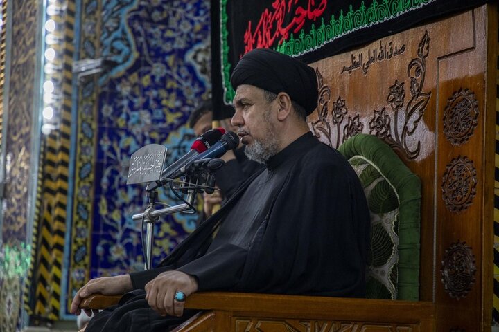 تنظيم موكب عزاء لطلبة العلوم الدينية في كربلاء بذكرى شهادة الإمام الصادق (ع)
