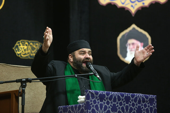 گزارش تصویری | عزاداری زائران حرم بانوی کرامت در ظهر شهادت امام صادق (ع)