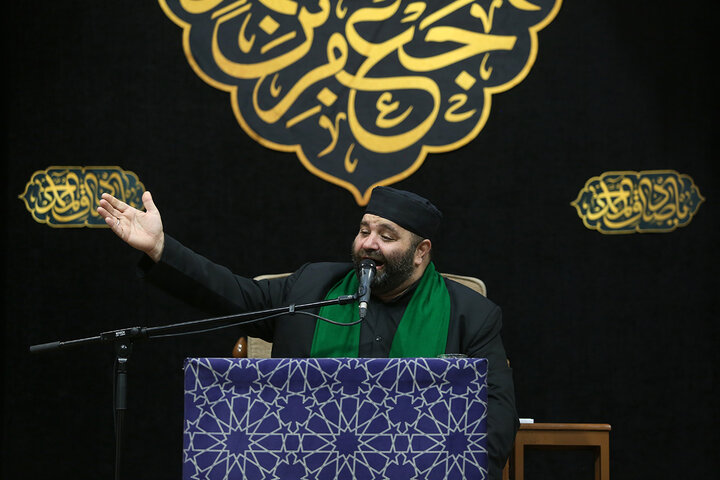 گزارش تصویری | عزاداری زائران حرم بانوی کرامت در ظهر شهادت امام صادق (ع)