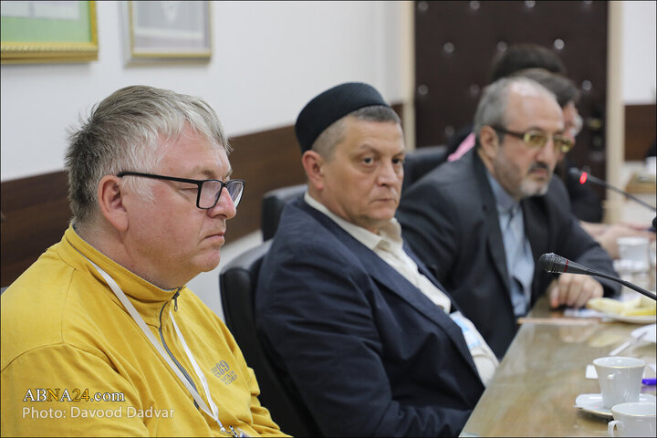 تقرير مصور/ لقاء شخصيات اسلامية روسية بالأمين العام للمجمع العالمي لأهل البيت (ع)