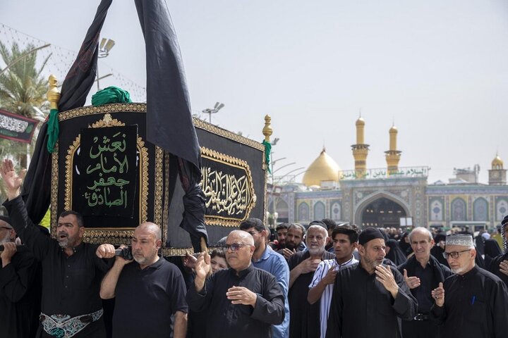 تشييع النعش الرمزي للإمام الصادق (عليه السلام) في كربلاء