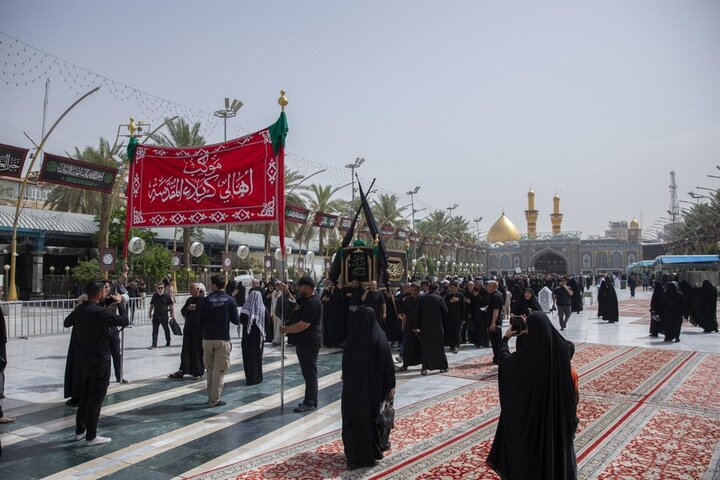 تشييع النعش الرمزي للإمام الصادق (عليه السلام) في كربلاء