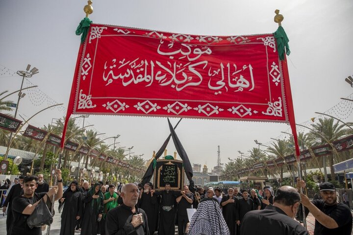 تشييع النعش الرمزي للإمام الصادق (عليه السلام) في كربلاء