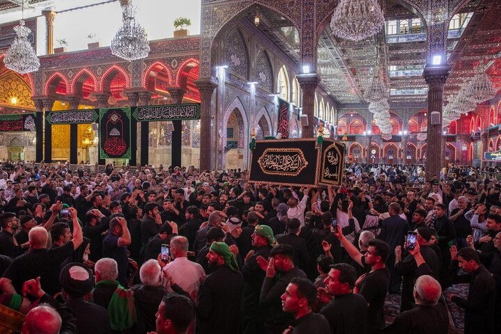 تشييع النعش الرمزي للإمام الصادق (عليه السلام) في كربلاء