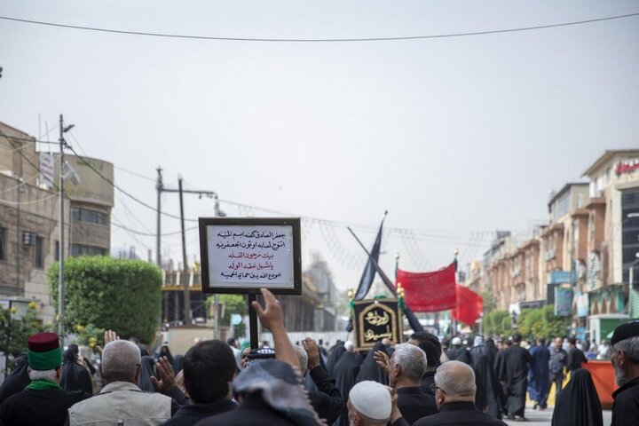 Raporta wêneyan: Merasîma sembolîk a cenazeyê Îmam Sadiq (silavên Xwedê lê bin) li bajarê pîroz ê Kerbelayê