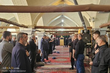 گزارش تصویری | مراسم روضه خوانی شهادت امام صادق(ع) در مسجد نو بازار شهر اصفهان