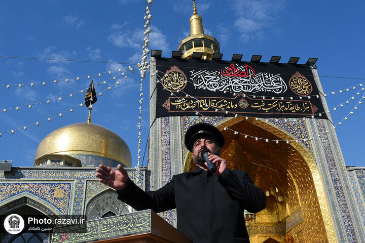تقرير مصور/ موکب عالم آل محمد (ص) يقيم مجلس عزاء بمناسبة شهادة الإمام الصادق (ع) في حرم الإمام الرضا(ع)