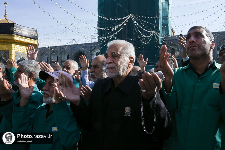 تقرير مصور/ موکب عالم آل محمد (ص) يقيم مجلس عزاء بمناسبة شهادة الإمام الصادق (ع) في حرم الإمام الرضا(ع)