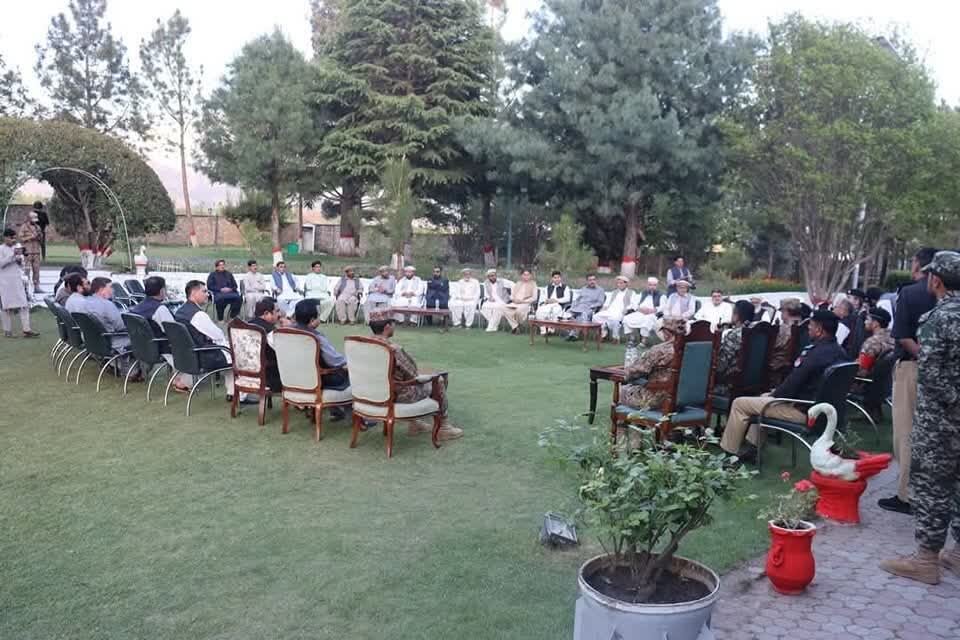نشست مشترک ارتش پاکستان با بزرگان قبایل برای برقراری صلح در پاراچنار + عکس