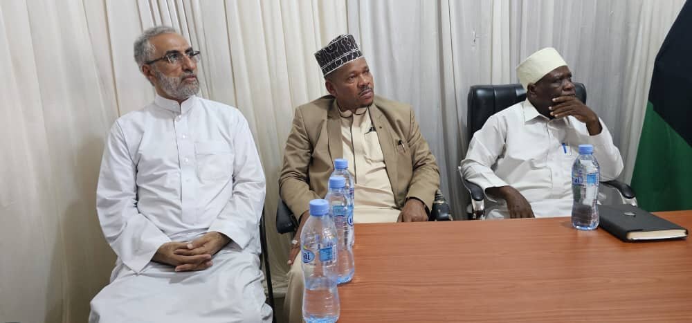 Sheikh Dr.Alhad Mussa Salum, Mwenyekiti wa Jumuiya ya Maridhiano na Amani Tanzania (JMAT-TAIFA) atembelea Chuo cha Qur'an Tukufu Zanzibar + Picha