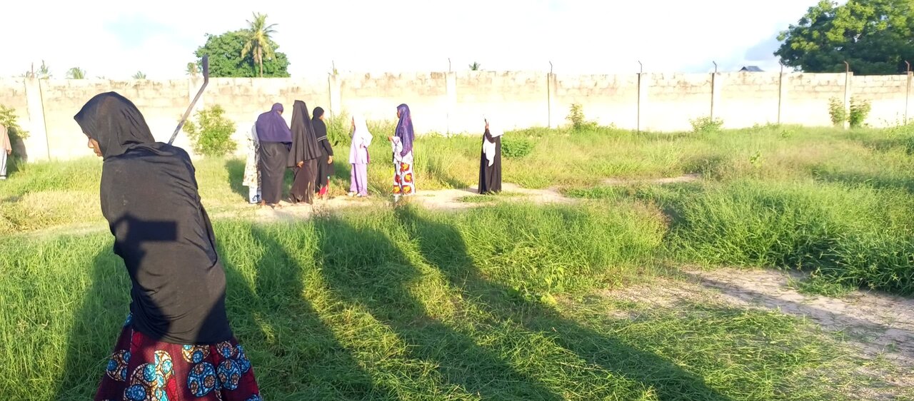 Usafi katika Mazingira ya Hawza Mabanati ya Hazrat Zainab (sa) - Kigamboni - Dar-es-salaam