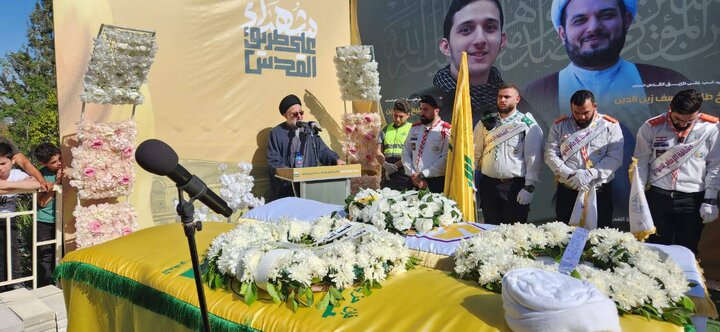 جماهير المقاومة يشيّعون الشّهيد الشيخ طليع زين الدين وكريمته في صفد البطيخ جنوب لبنان