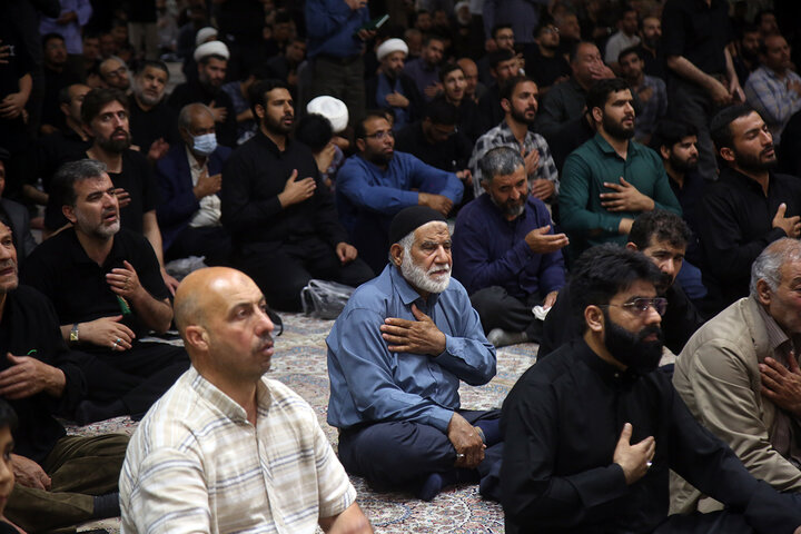 گزارش تصویری | حال و هوای حرم قم در شام شهادت امام صادق (ع)