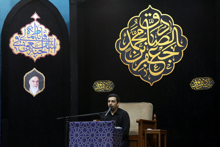 گزارش تصویری | حال و هوای حرم قم در شام شهادت امام صادق (ع)